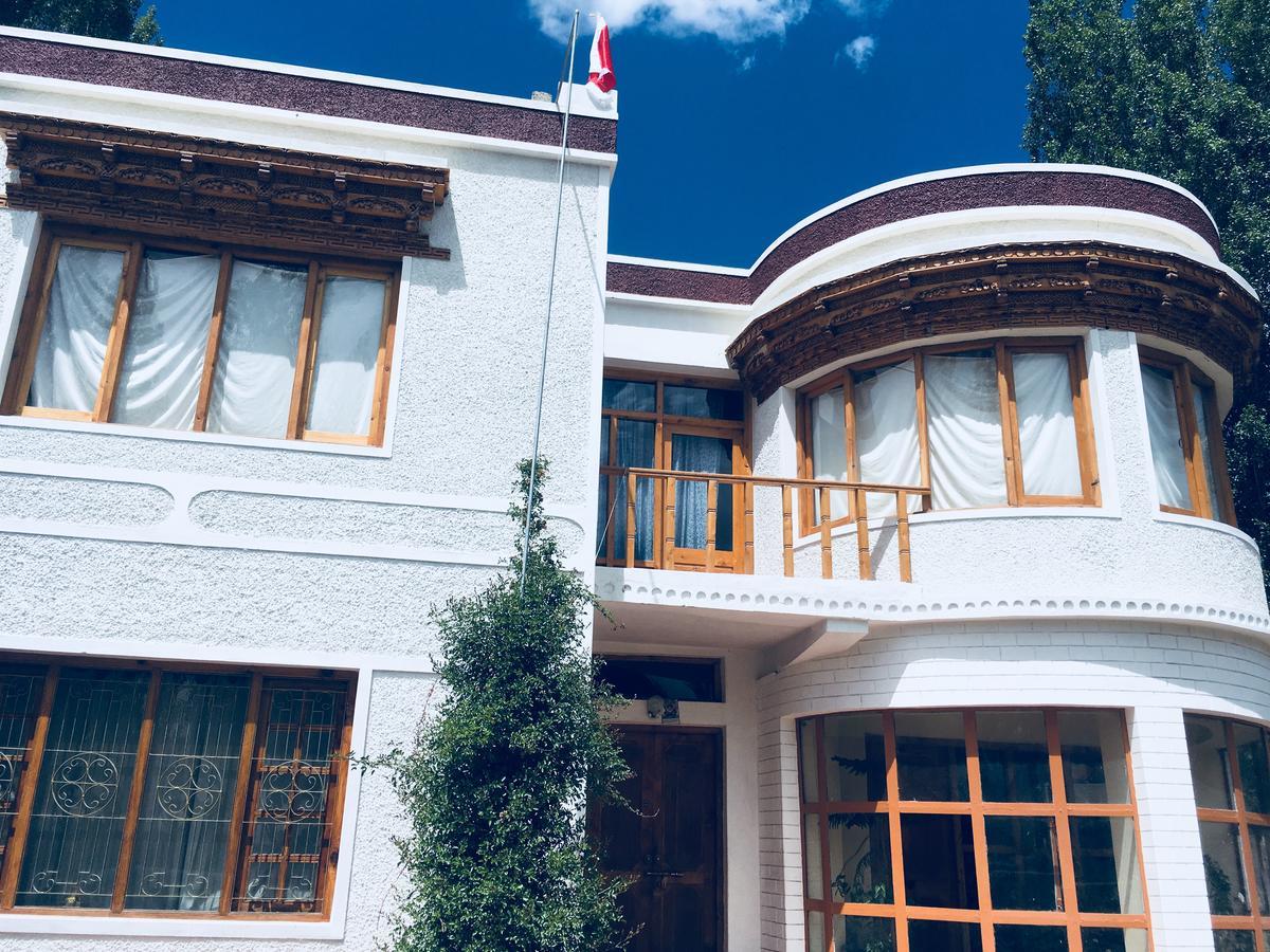 Ponyo Stays Leh Buitenkant foto