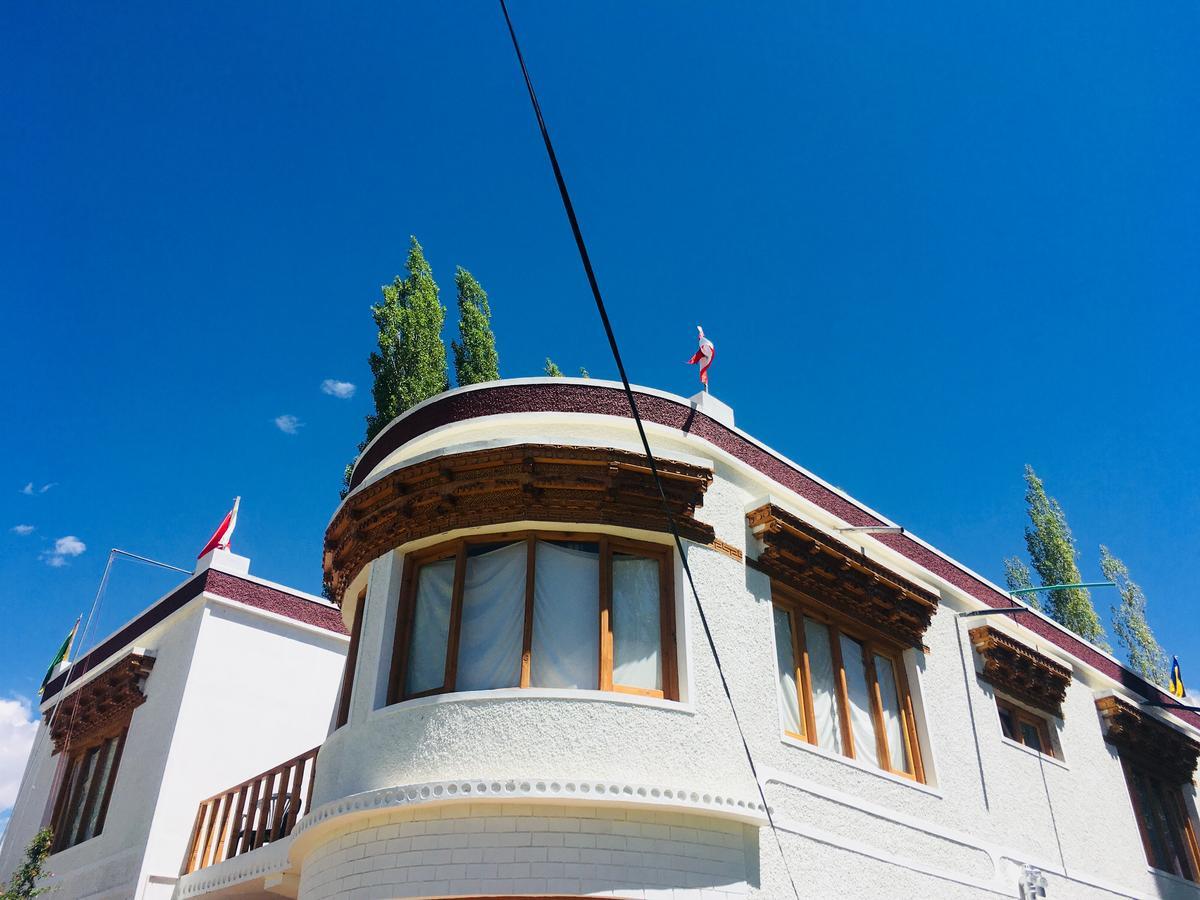 Ponyo Stays Leh Buitenkant foto