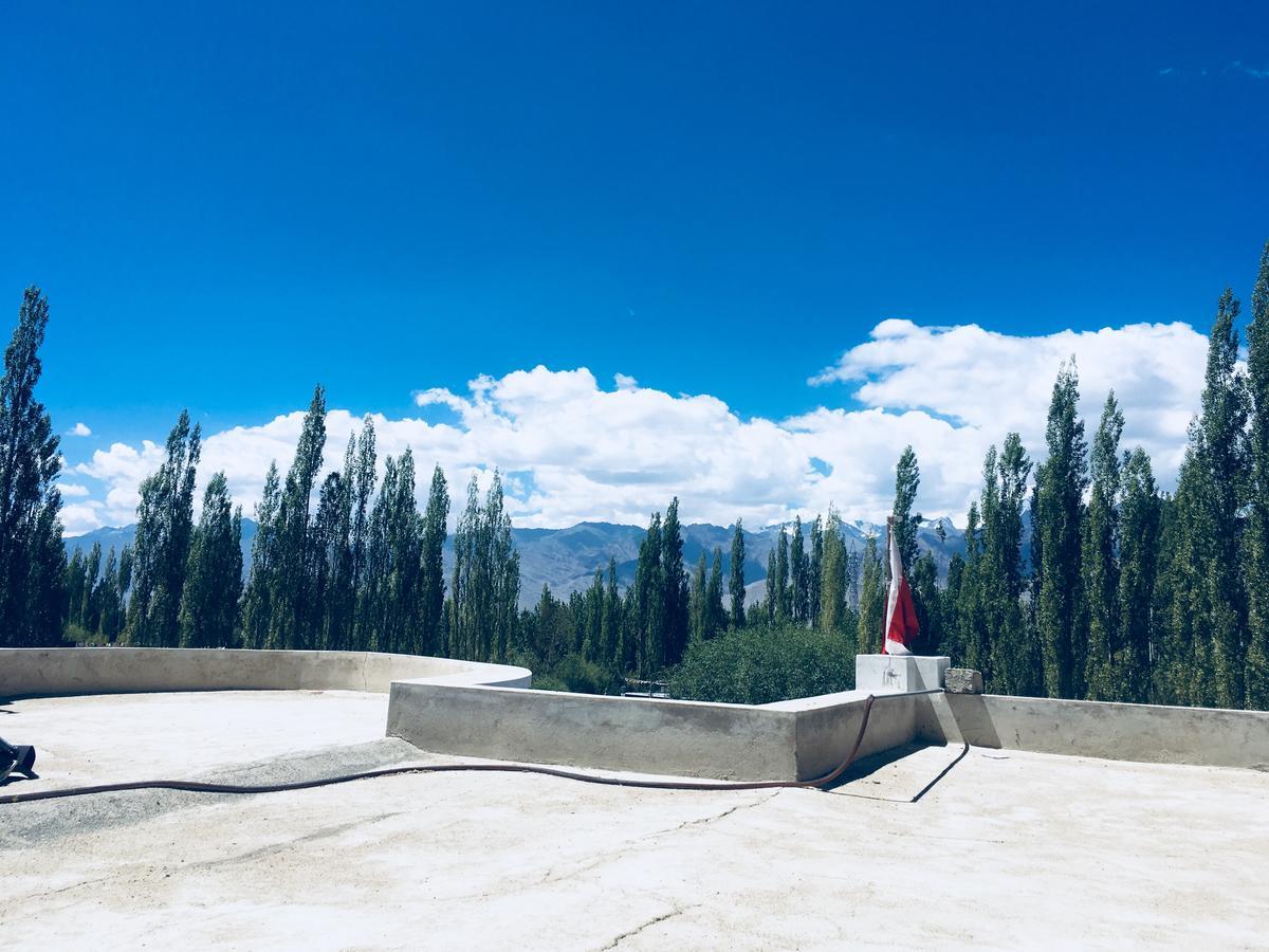 Ponyo Stays Leh Buitenkant foto